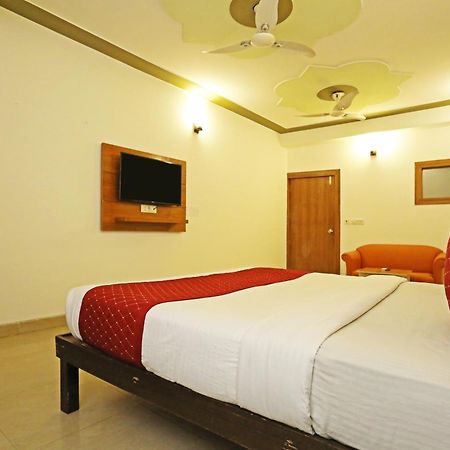 Hotel Ambrosia - A Boutique Hotel New Delhi Exteriör bild