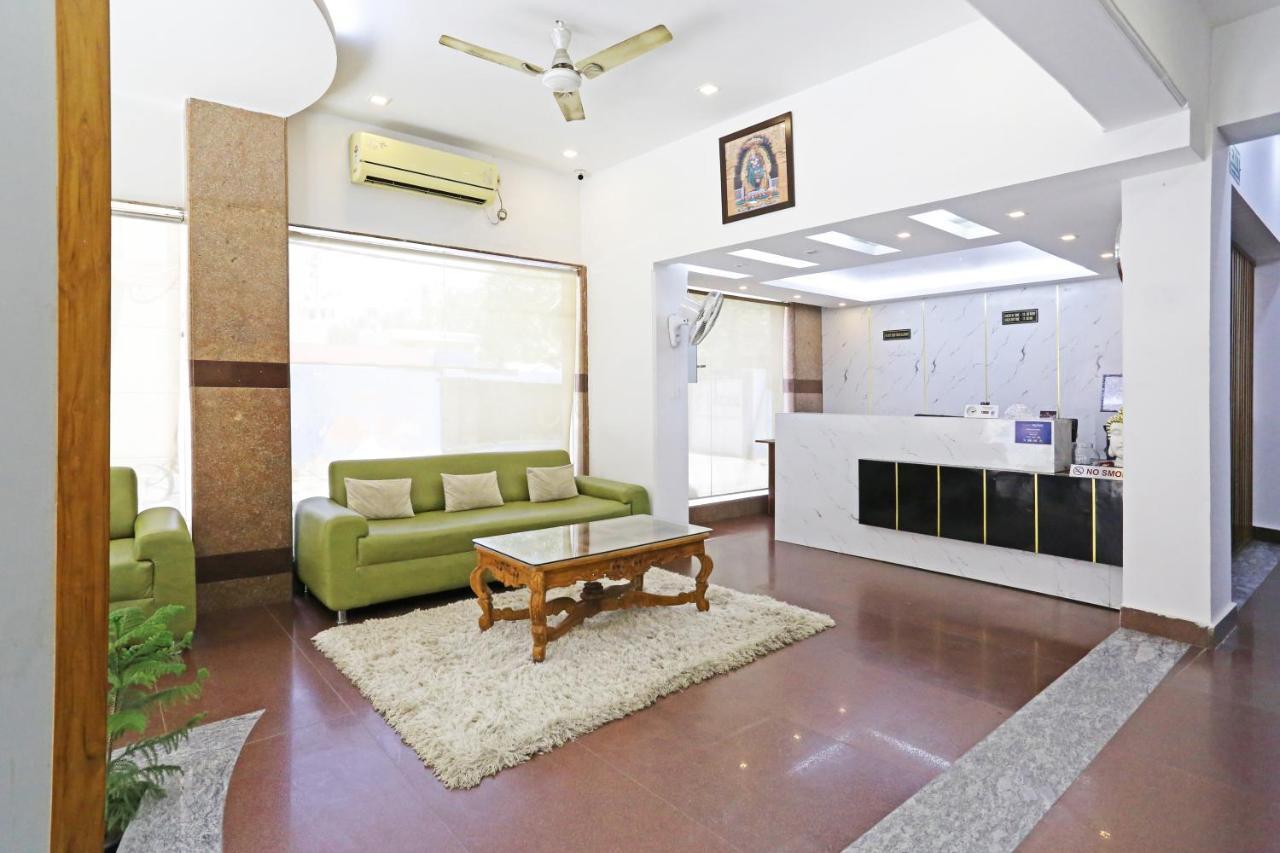 Hotel Ambrosia - A Boutique Hotel New Delhi Exteriör bild