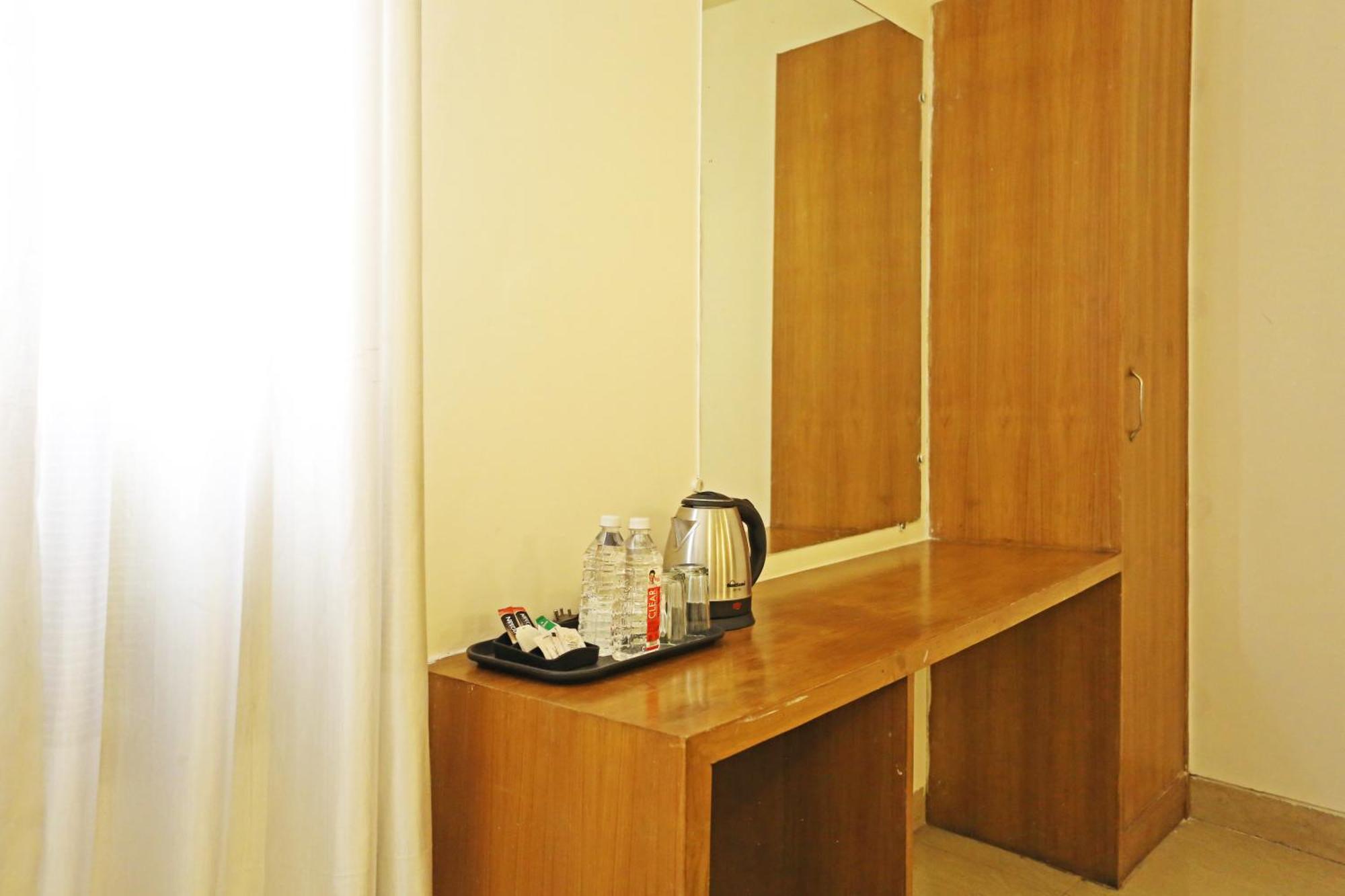 Hotel Ambrosia - A Boutique Hotel New Delhi Exteriör bild