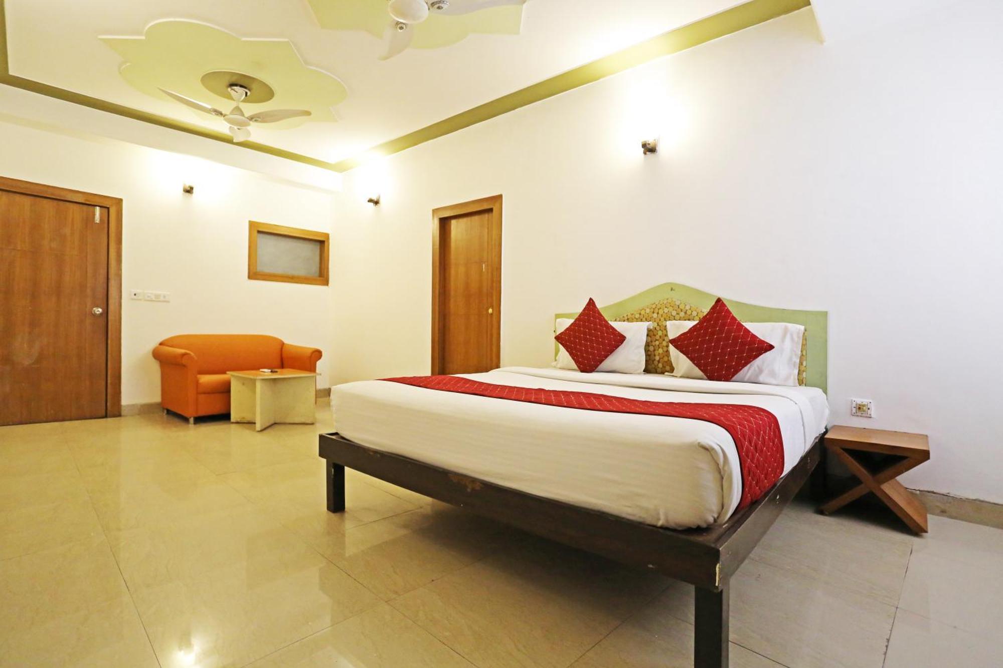 Hotel Ambrosia - A Boutique Hotel New Delhi Exteriör bild