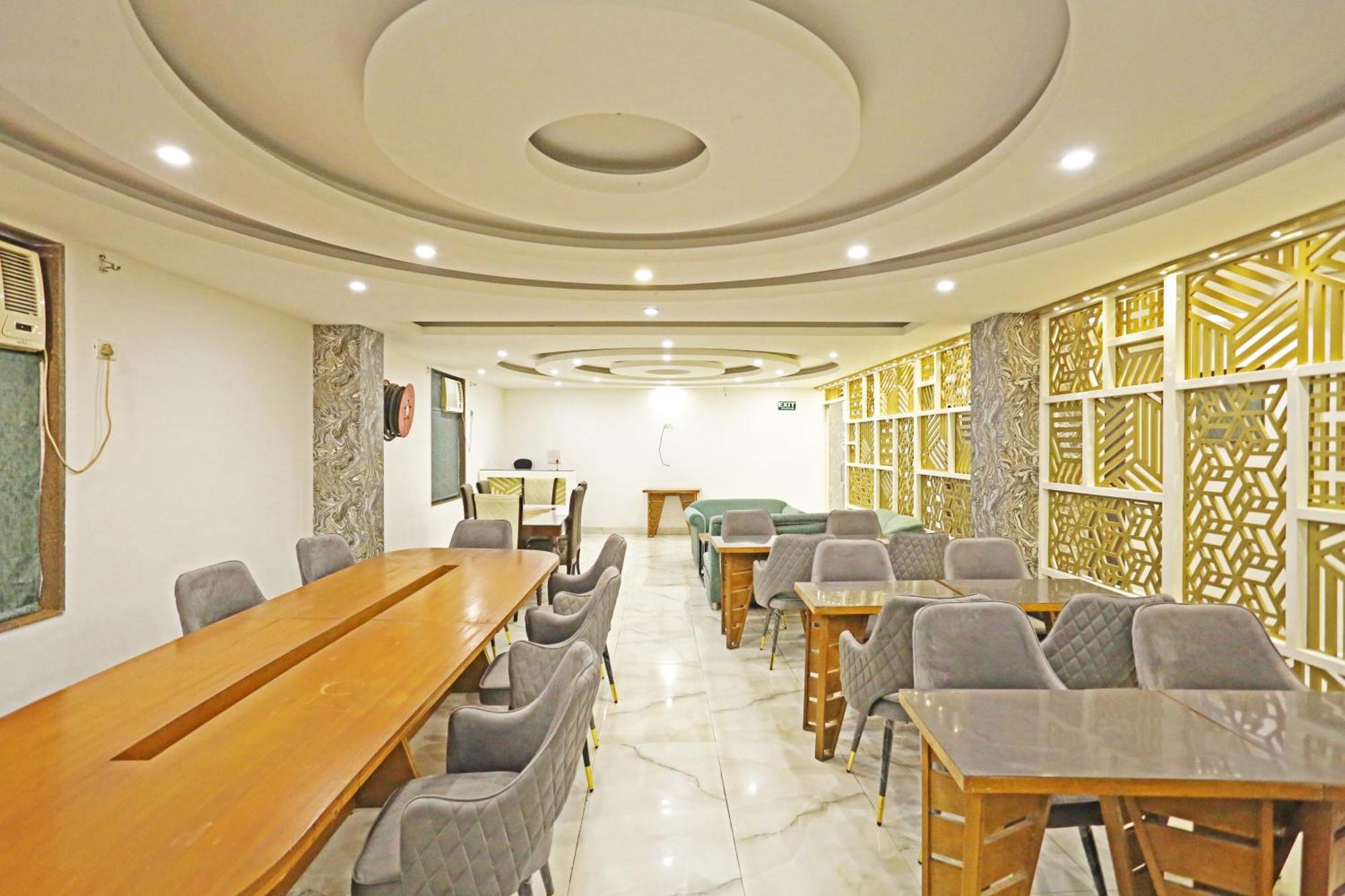 Hotel Ambrosia - A Boutique Hotel New Delhi Exteriör bild