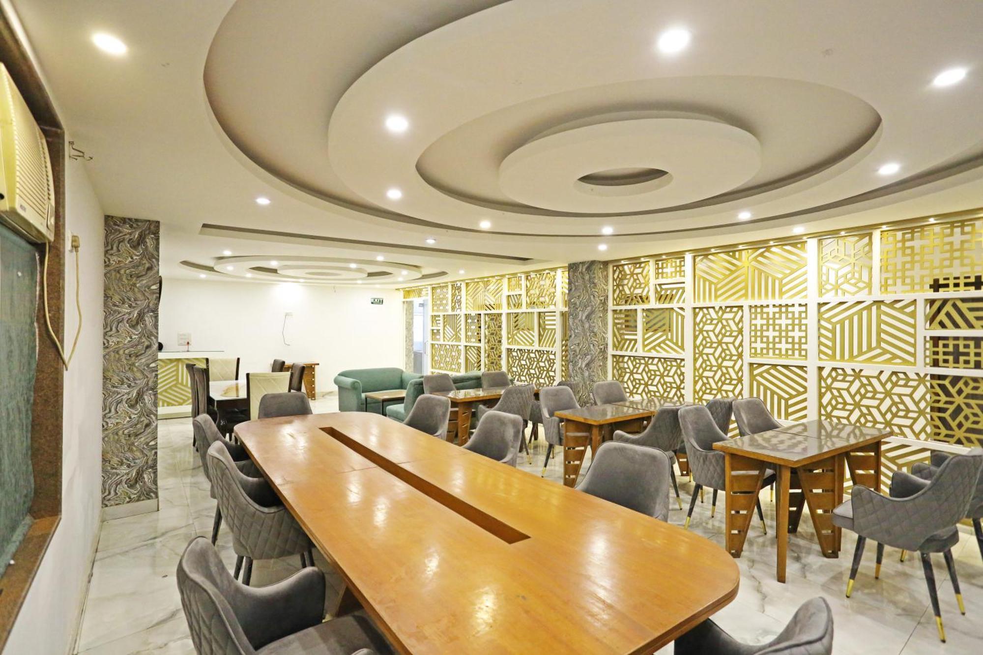 Hotel Ambrosia - A Boutique Hotel New Delhi Exteriör bild