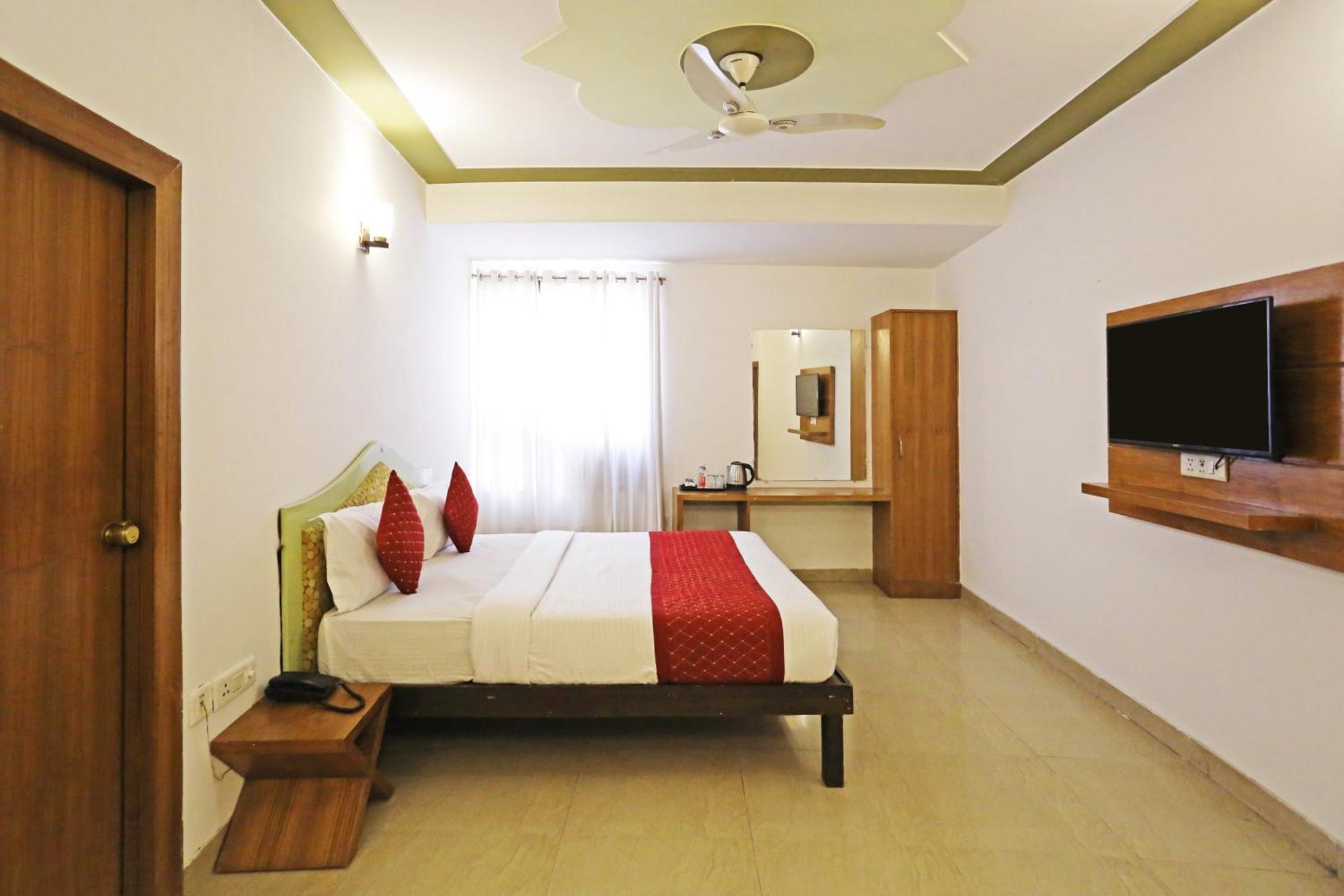 Hotel Ambrosia - A Boutique Hotel New Delhi Exteriör bild